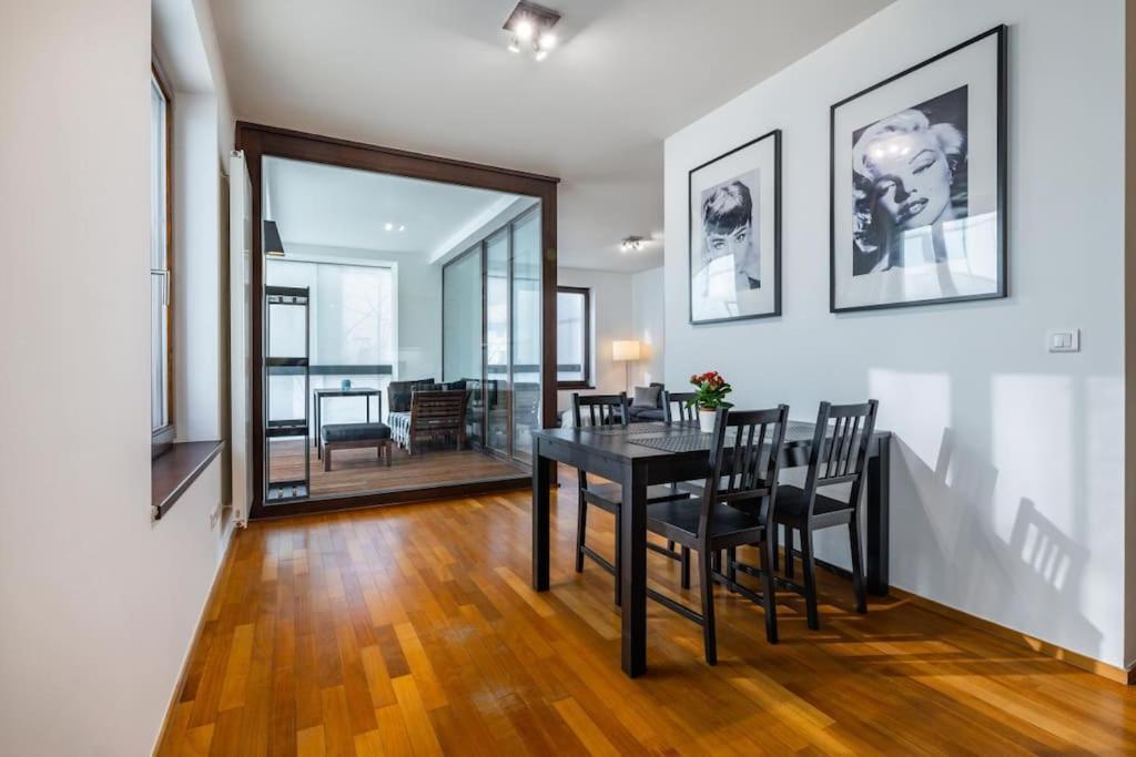 Modern Spacious Flat With A Terrace And A Parking 布拉格 外观 照片