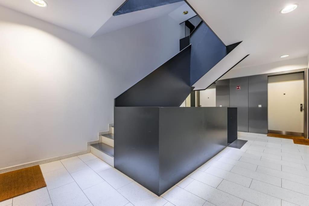 Modern Spacious Flat With A Terrace And A Parking 布拉格 外观 照片