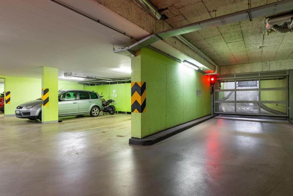 Modern Spacious Flat With A Terrace And A Parking 布拉格 外观 照片